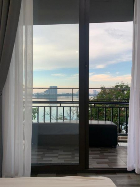Mhouse lake view 1